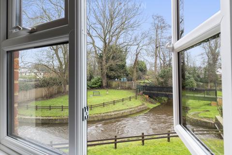 2 bedroom retirement property for sale, Pitson Close, Addlestone KT15