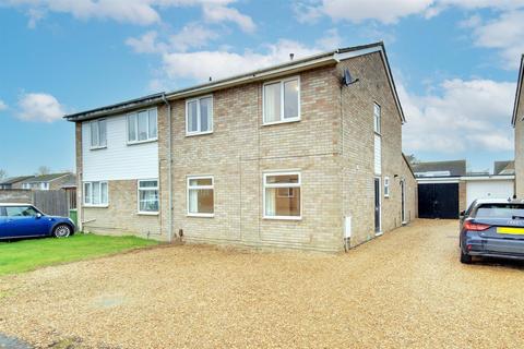 4 bedroom semi-detached house to rent, Priory Avenue, Swavesey