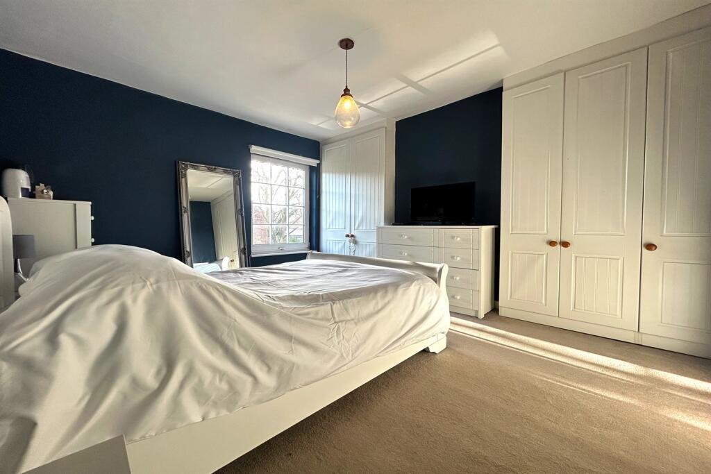 Bedroom 1 P2