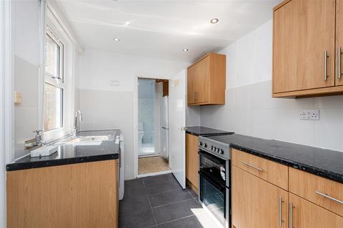 3 bedroom terraced house to rent, West End Road, High Wycombe HP11