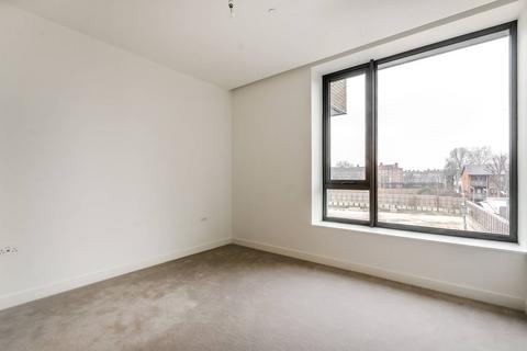 White CIty, White City, London, W12