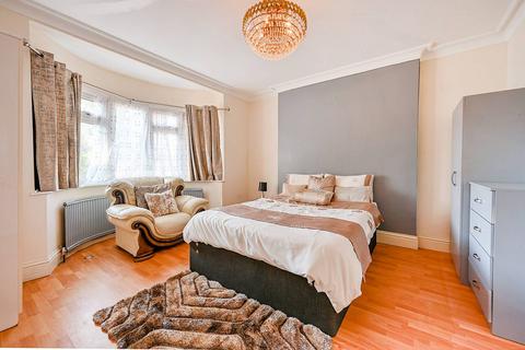 4 bedroom house for sale, Bowes Road, East Acton, London, W3