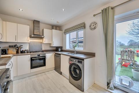 4 bedroom detached house for sale, Baddesley Close, North Baddesley, Southampton, Hampshire, SO52