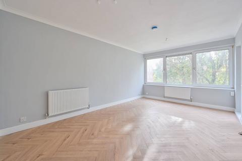2 bedroom flat to rent, East Street, Elephant and Castle, London, SE17