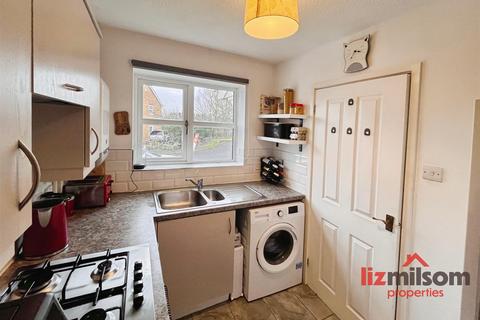 2 bedroom semi-detached house for sale, Silkstone Close, Swadlincote DE11