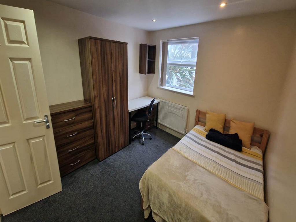 Bed 4 (2)