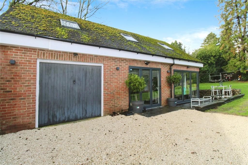 Garage/Annex