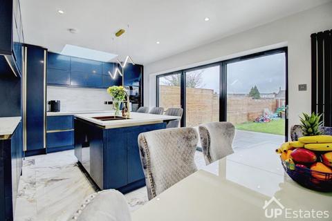 5 bedroom end of terrace house for sale, Siddeley Avenue, Stoke Green, Coventry