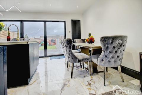 5 bedroom end of terrace house for sale, Siddeley Avenue, Stoke Green, Coventry