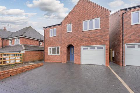 4 bedroom detached house for sale, Richmond Park, Kingswinford, DY6 9AA