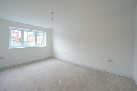 4 bedroom detached house for sale, Richmond Park, Kingswinford, DY6 9AA