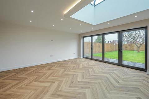 4 bedroom detached house for sale, Richmond Park, Kingswinford, DY6 9AA
