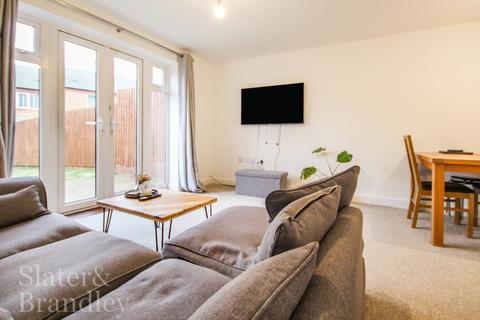2 bedroom terraced house to rent, Robinson Close, Edwalton, Nottingham, Nottinghamshire, NG12