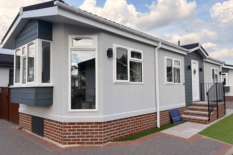 2 bedroom park home for sale, Tewkesbury, Gloucestershire, GL19