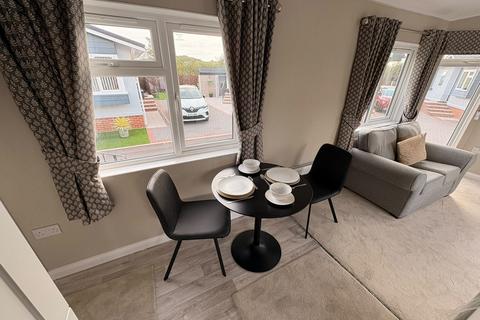 2 bedroom park home for sale, Tewkesbury, Gloucestershire, GL19