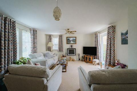 6 bedroom detached house for sale, Pennard Close, Great Denham, Bedford