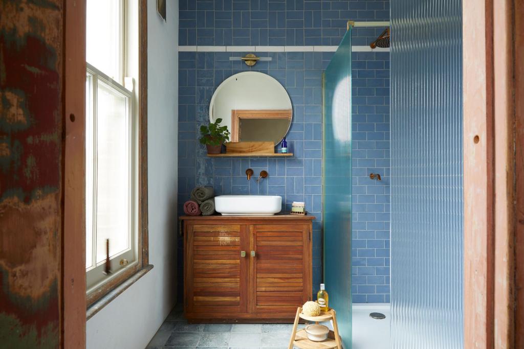 Ensuite shower room WC