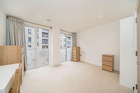 3 bedroom flat to rent, Winchester Square, London SE8