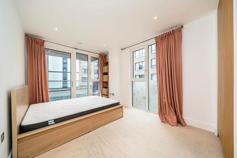 3 bedroom flat to rent, Winchester Square, London SE8