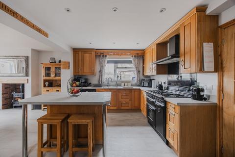 3 bedroom detached house for sale, Country Cottage with Open-Field Views in Clenchwarton