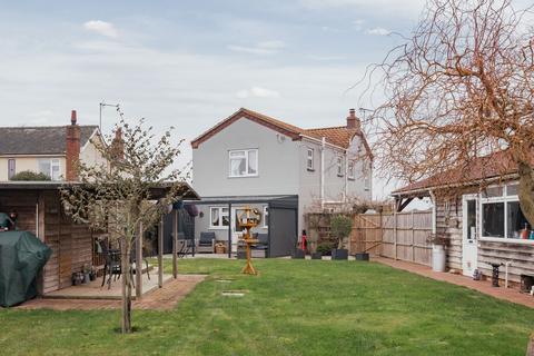 3 bedroom detached house for sale, Country Cottage with Open-Field Views in Clenchwarton