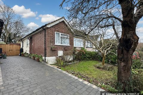 2 bedroom semi-detached bungalow for sale, Beverley Rise, Billericay CM11