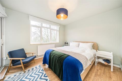 3 bedroom flat for sale, Goodrich House, Sewardstone Road, London, E2