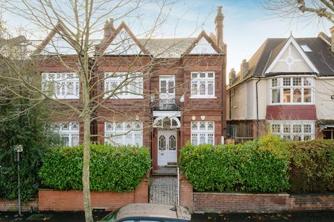 3 bedroom flat for sale, Brondesbury Road, London, NW6