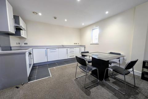 undefined, Park Lane Plaza, 2 Jamaica Street