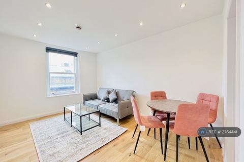 2 bedroom flat to rent, St John's Hill, London, SW11