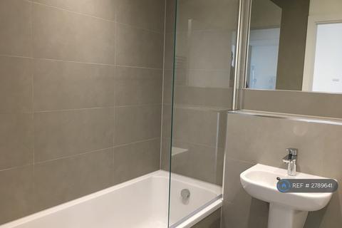 1 bedroom flat to rent, Downsview Road, London, SE19