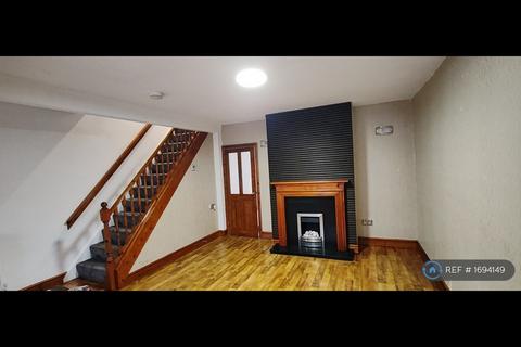 3 bedroom terraced house to rent, Stephenson Avenue, Walsall, WS2