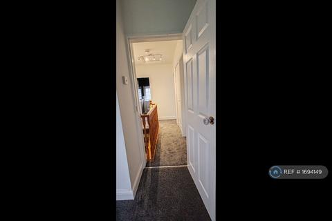 3 bedroom terraced house to rent, Stephenson Avenue, Walsall, WS2