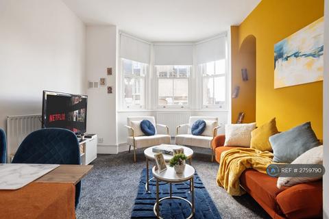 2 bedroom semi-detached house to rent, Royal College Street, London, NW1