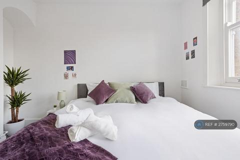 2 bedroom semi-detached house to rent, Royal College Street, London, NW1