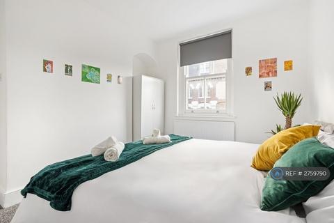2 bedroom semi-detached house to rent, Royal College Street, London, NW1