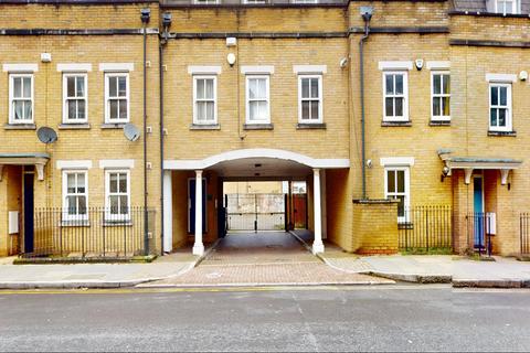 1 bedroom flat to rent, Sarum Terrace, Bow Common Lane, Bow E3