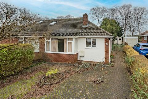 2 bedroom bungalow for sale, Moseley Wood Crescent, Leeds, West Yorkshire