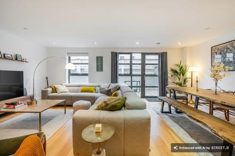3 bedroom flat for sale, Alwen Court, Pages Walk, SE1