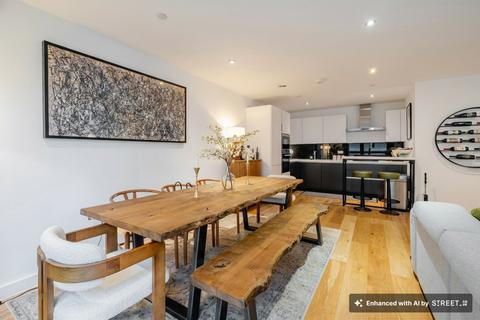 3 bedroom flat for sale, Alwen Court, Pages Walk, SE1