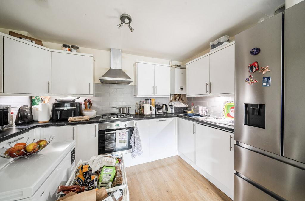 1402184 10 698613...