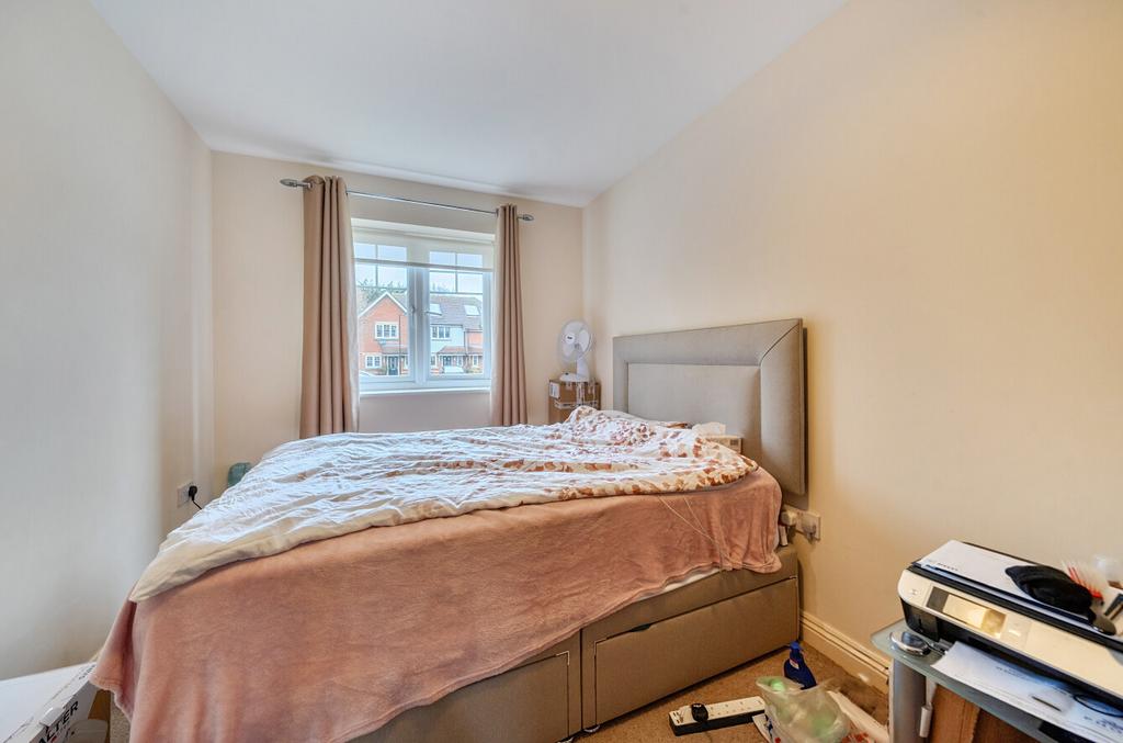 1402184 3 6986136...