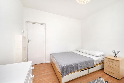 2 bedroom flat to rent, Loddiges House