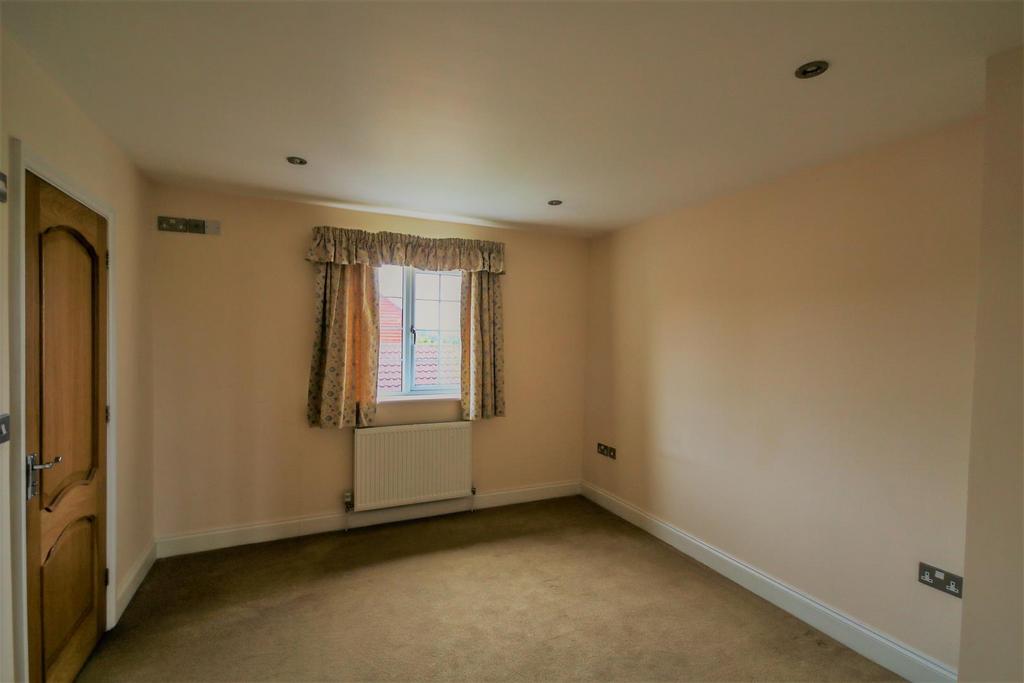 Master Bedroom.jpg