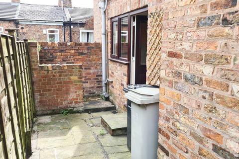 2 bedroom house to rent, Clowes Street, Macclesfield, Cheshire