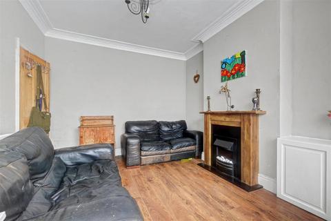 3 bedroom terraced house for sale, Clinton Street, Beeston, Nottingham