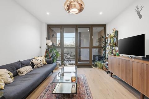 2 bedroom flat for sale, Kettle Yard, Bow
