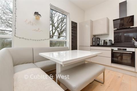 2 bedroom apartment for sale, Challenge Court, Leatherhead, Surrey