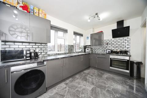 3 bedroom terraced house for sale, Solway Road South, Luton, LU3