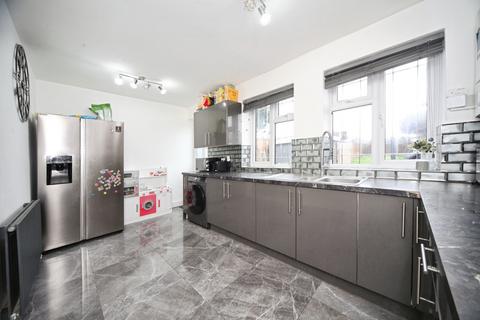 3 bedroom terraced house for sale, Solway Road South, Luton, LU3